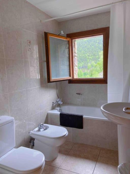 Unico Piso Colorido Y Divertido En Ransol - Increibles Vistas Al Rio Y Naturaleza - Ideal Familias L By Bonesvacances Apartamento